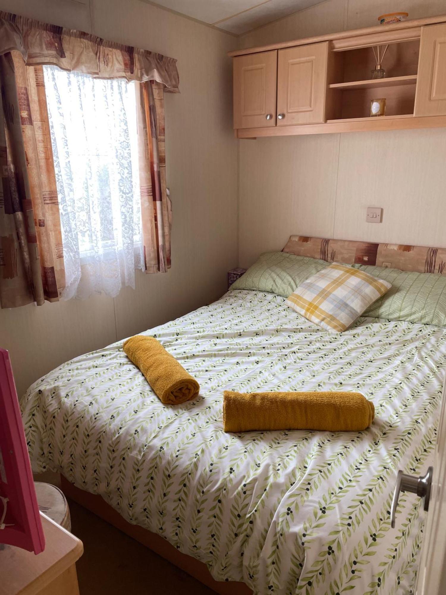 Cozy Camber Caravan 3 Bedroom Retreat With Decking Рай Екстер'єр фото